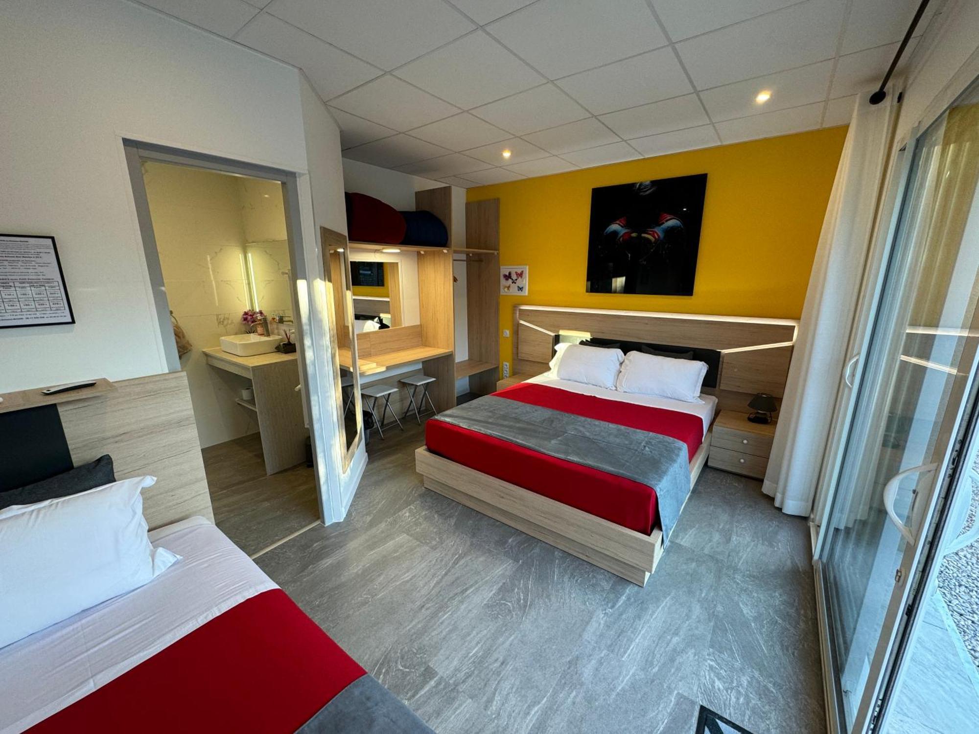 Hotel Domaine Maxxim Clermont-lʼHérault Zewnętrze zdjęcie