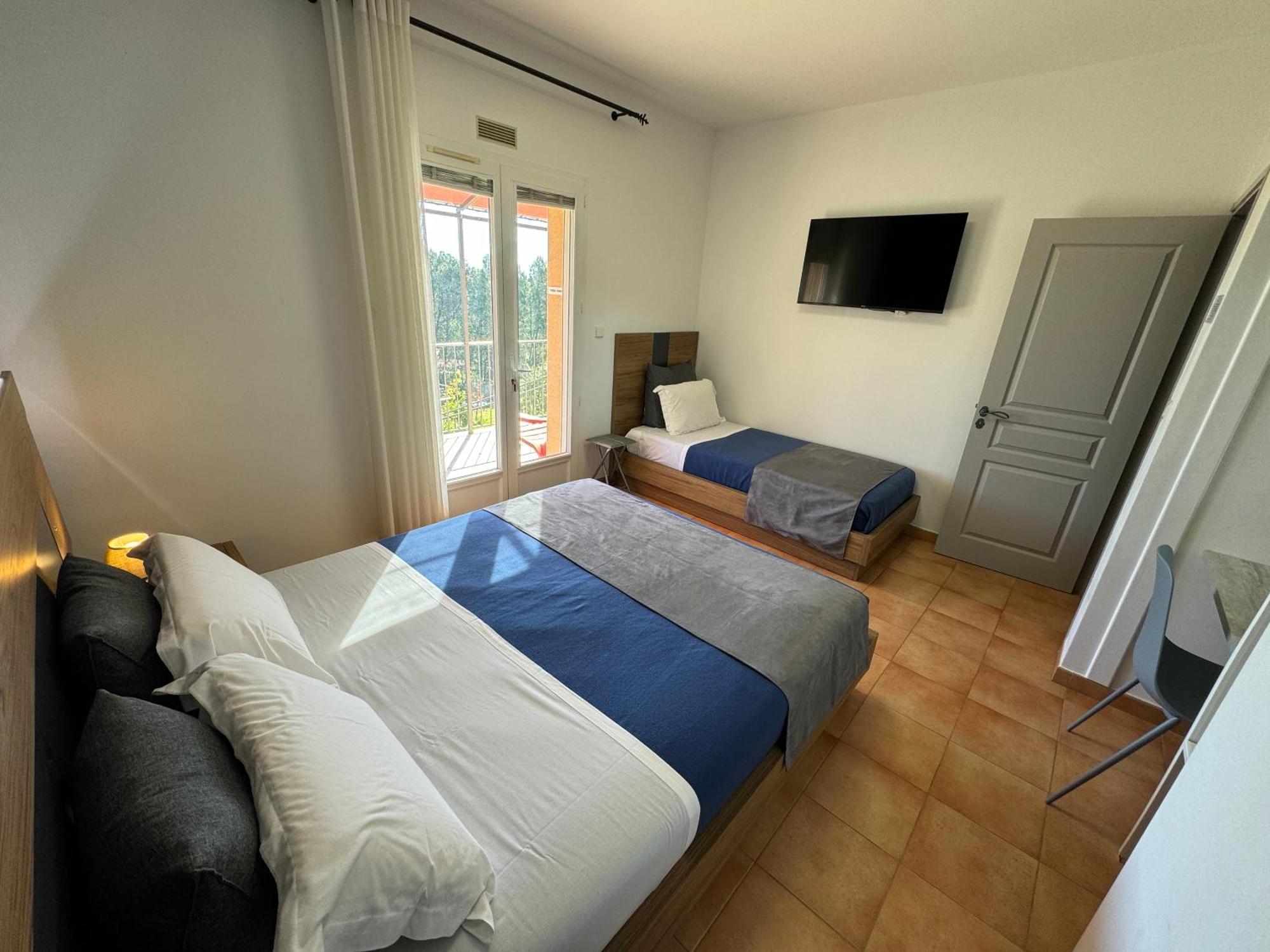 Hotel Domaine Maxxim Clermont-lʼHérault Zewnętrze zdjęcie